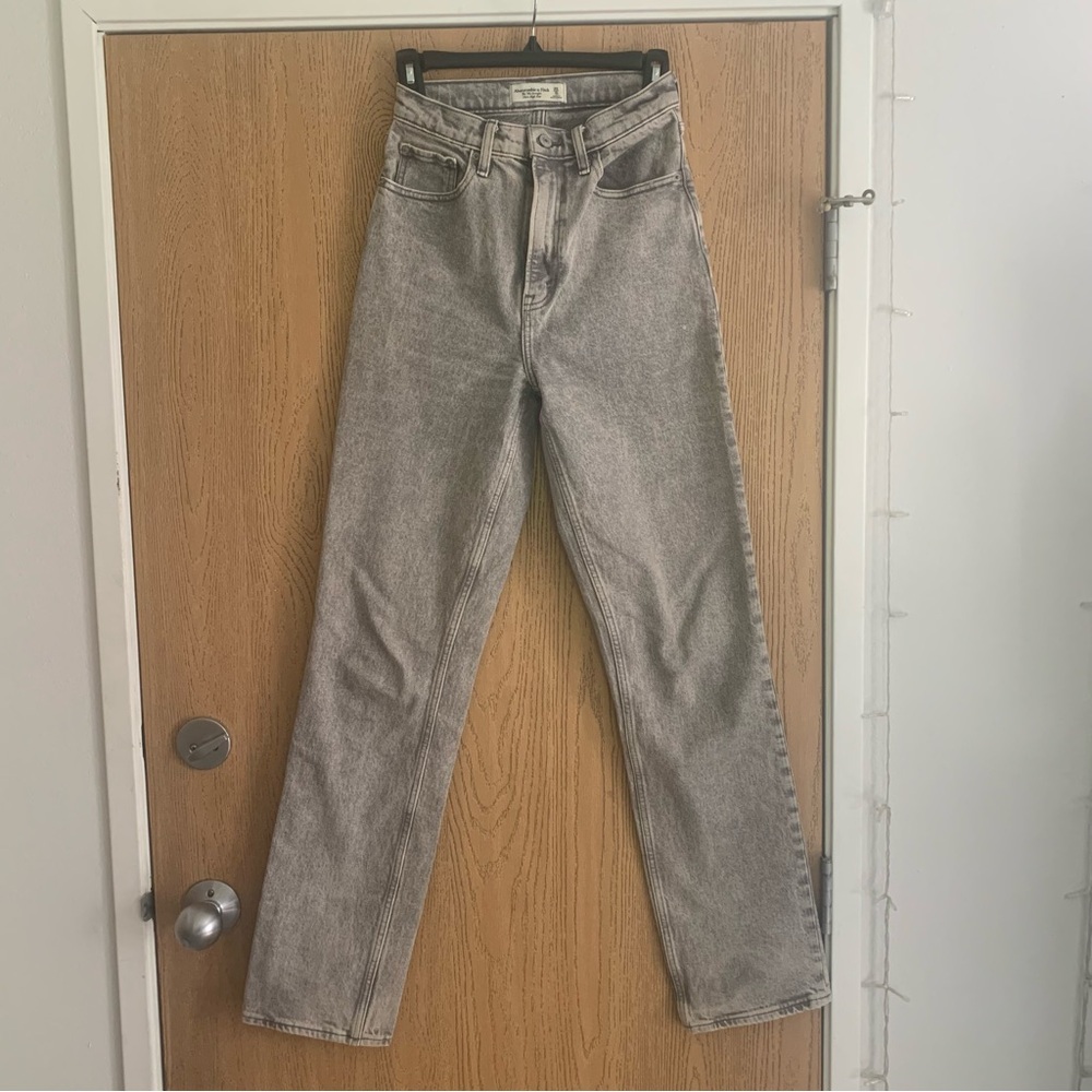 Abercrombie the 90s straight ultra high rise 25L